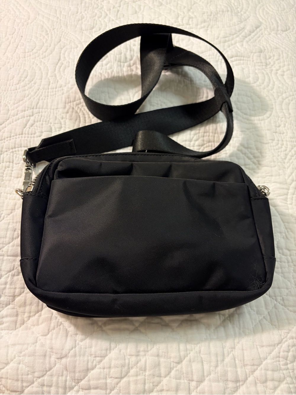 lululemon athletica Black Compact Crossbody Pouch - Picture 3 of 6